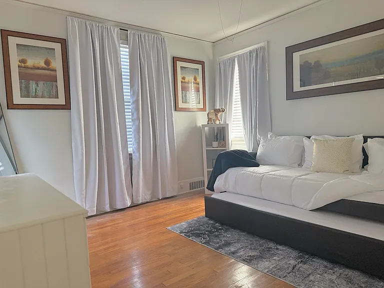 2041 Saint Charles Ave — Photo 10