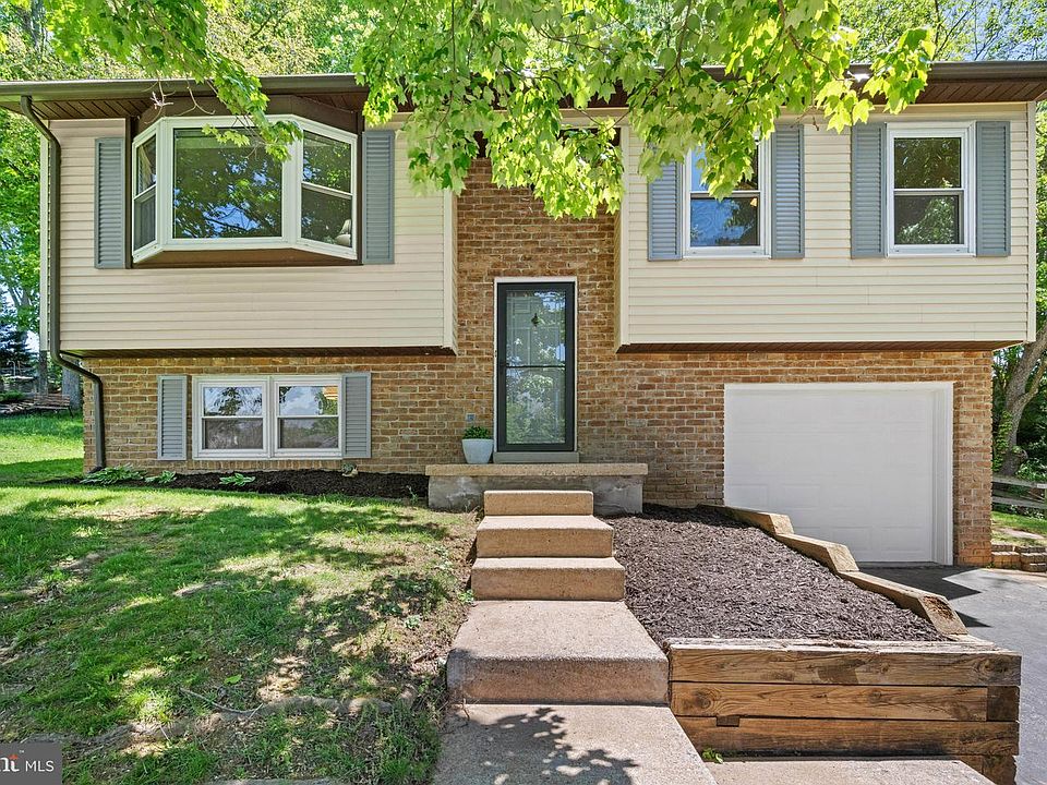 1st image of 1956 Gardenia St