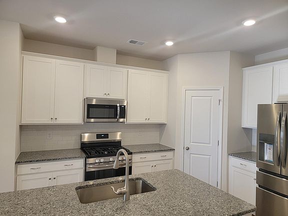 3rd image of 15772 Countryhouse St