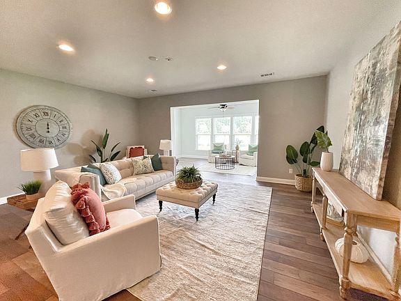 2nd image of 48 Bainbridge Way