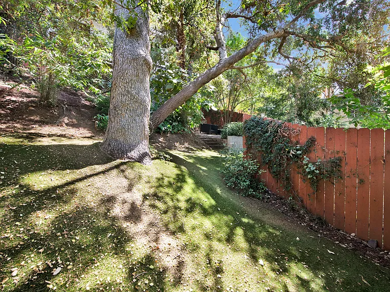 1827 Oak Tree Dr — Photo 34