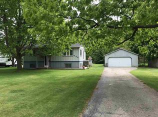 638 Division St, Charlevoix, MI 49720