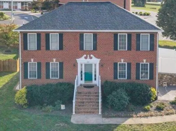 521 Ridgecrest Ln, Roanoke, VA 24019