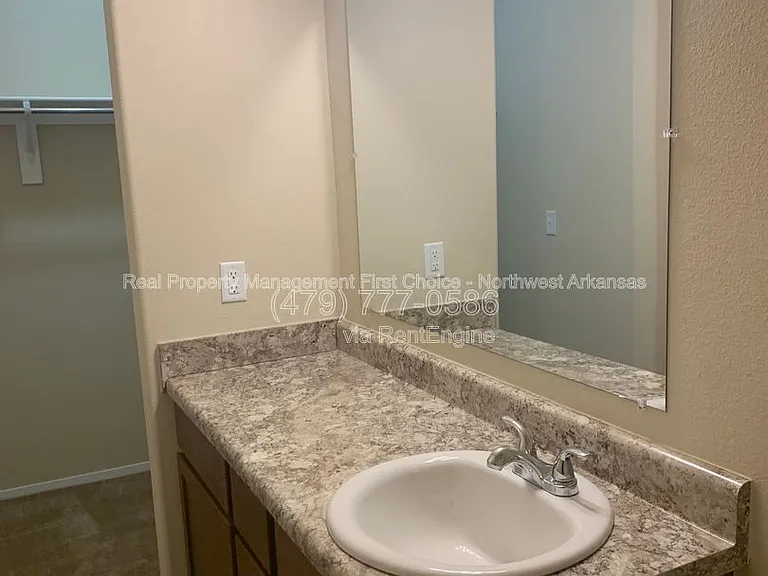 4401 Gallatine Ave — Photo 27