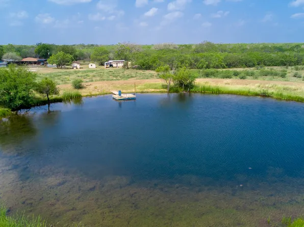 1591 County Road 476, Stockdale, TX 78160