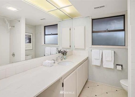 4th image of 8411 NE 22nd Pl