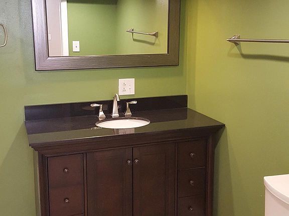 Lower level full bath