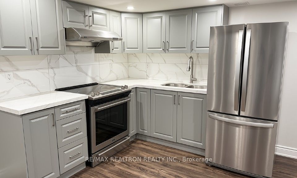 1st image of 33 Raccoon St