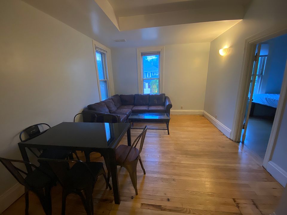 1st image of 403 N State St #4