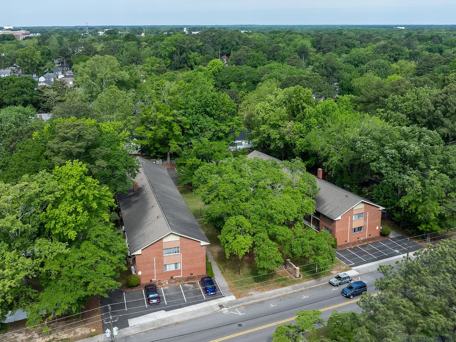 Elm Villa Apartments — Photo 4