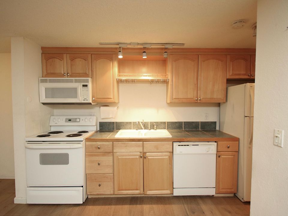 1st image of 155 S Pennsylvania St APT 109