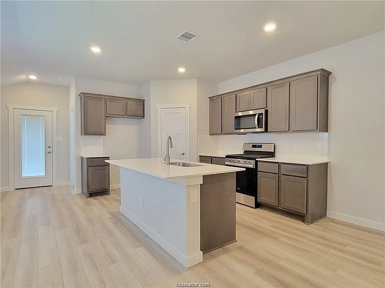 1232 Amistad Loop — Photo 4