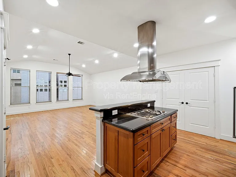 2323 Sperber Ln — Photo 27