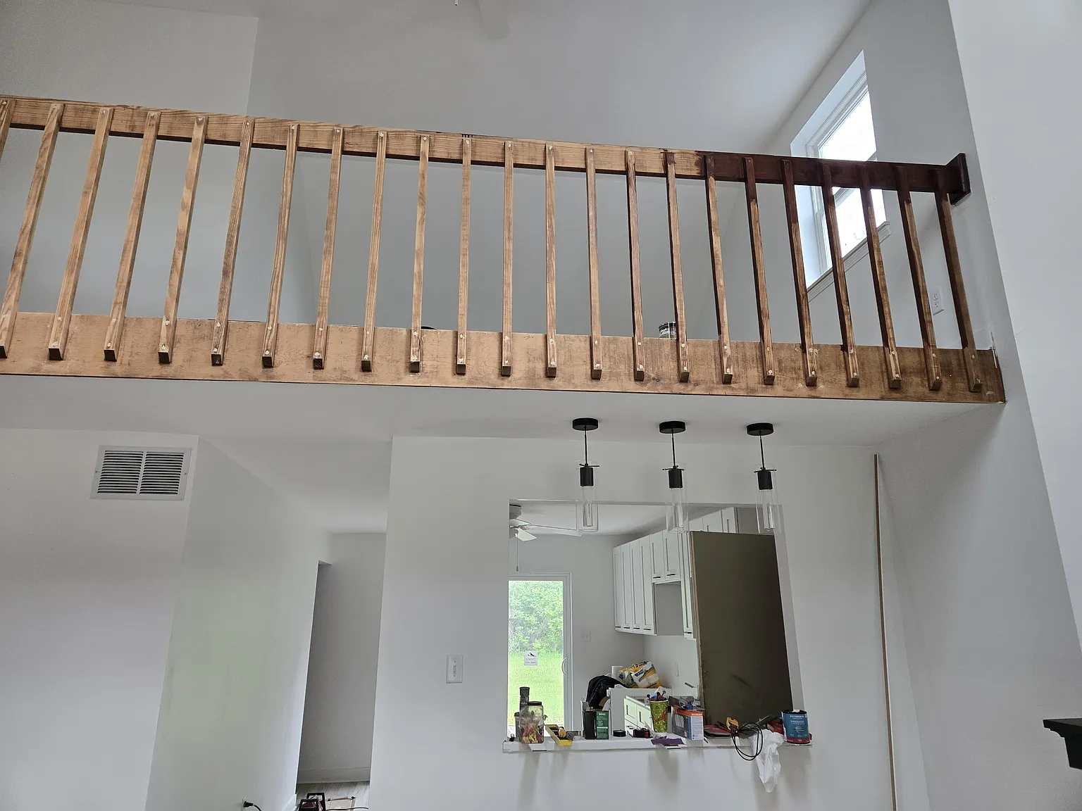 3 bed, 2200 sqft, $3,199 — Photo 3