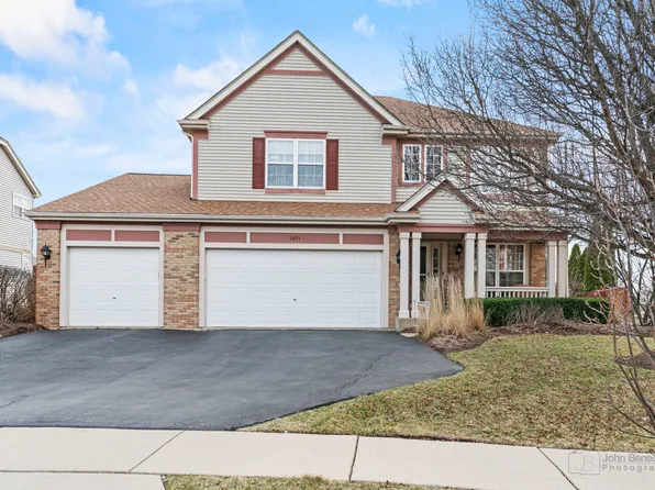 1691 Montclair Dr, Elgin, IL 60123