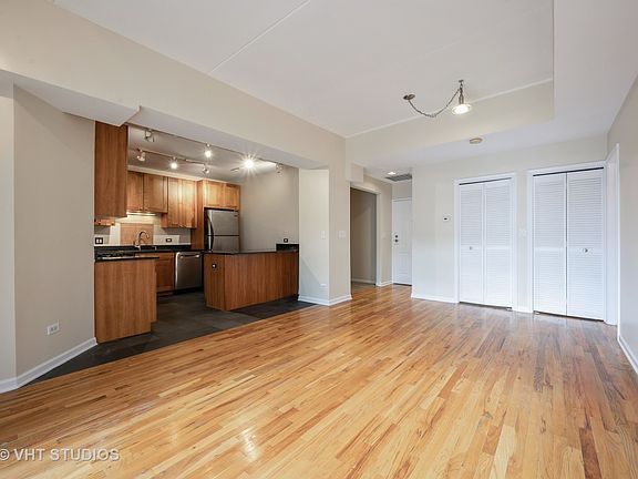 5th image of 657 W Fulton St Unit 401