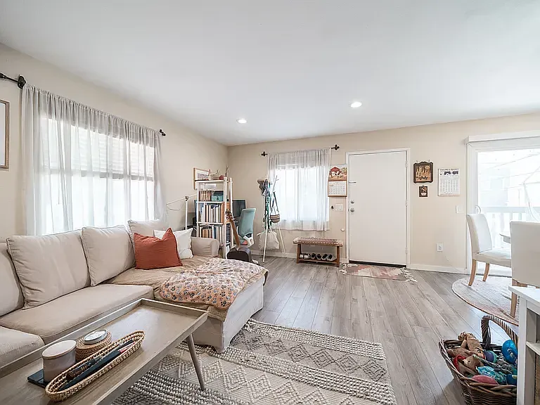 1 bed, $2,000 — Photo 3