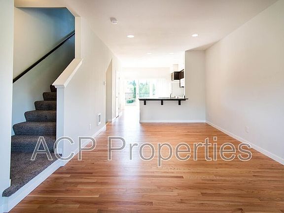 3rd image of 4606 Tremont Ave