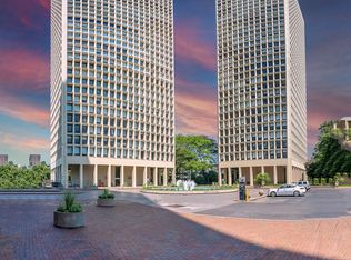 210 Locust St #26AHW, Philadelphia, PA 19106
