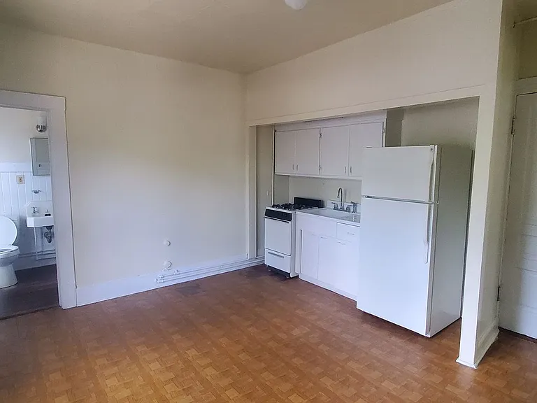 612 5th Ave — Photo 3