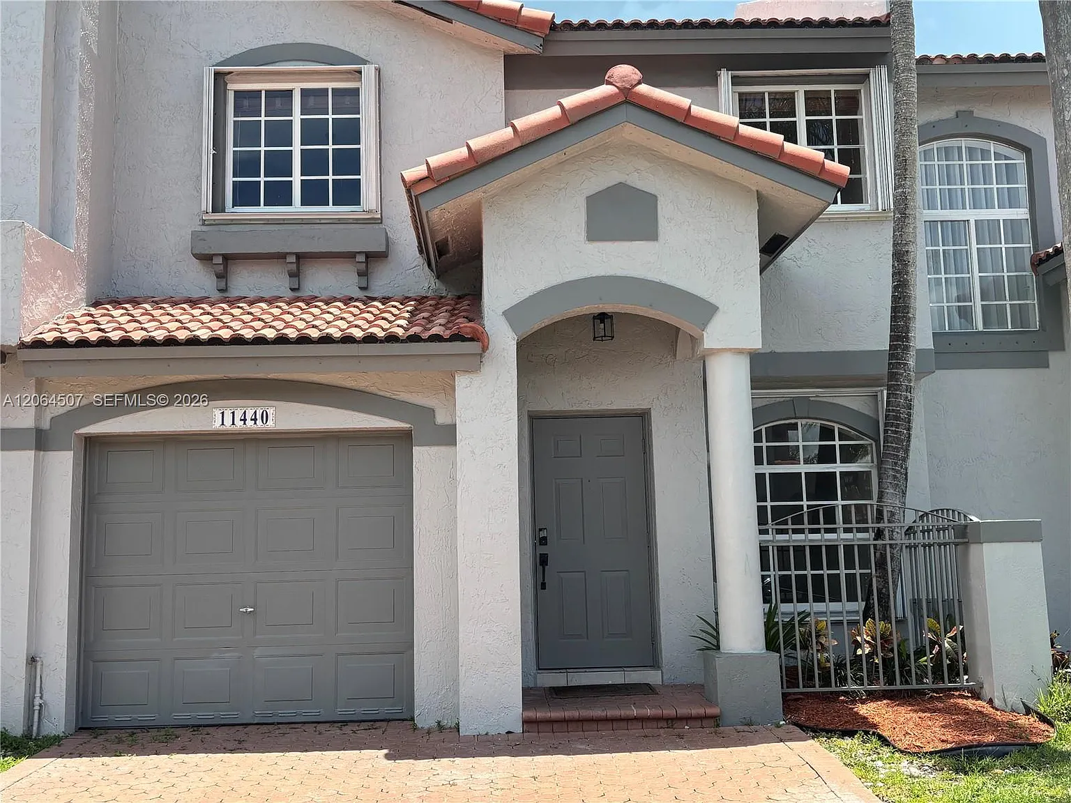 Doral Landings Townhomes — Photo 2