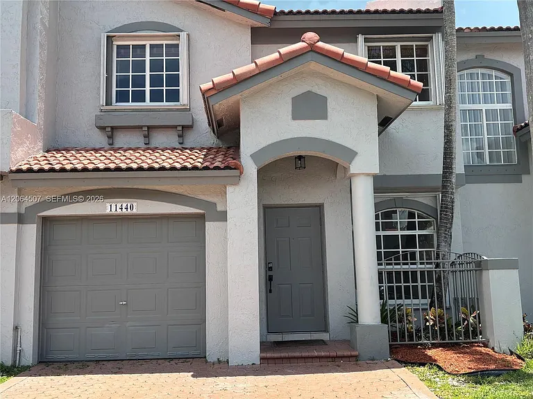 11440 NW 50th Ter — Photo 2