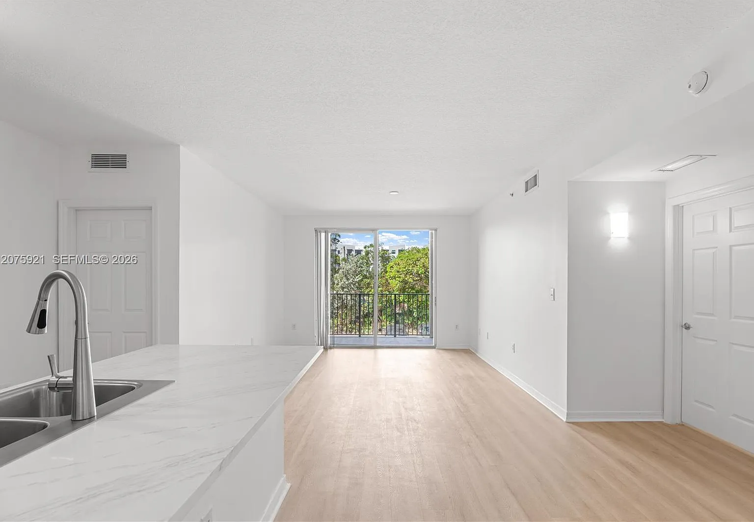 6851 SW 44th St — Photo 2