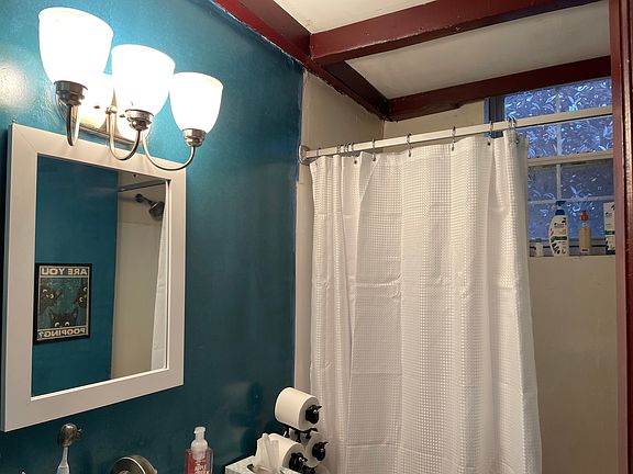 5th image of 325 Atwood St #1