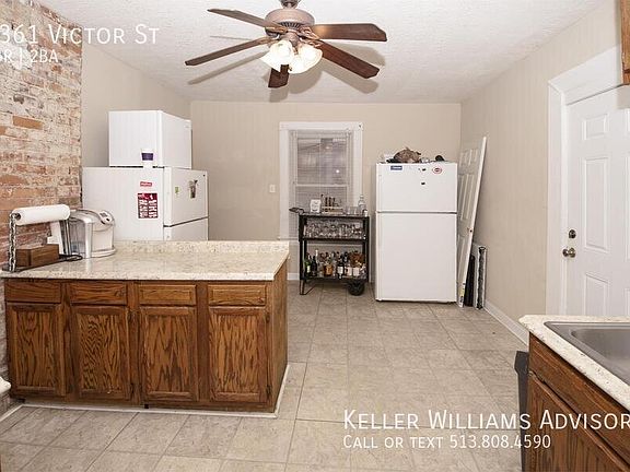3rd image of 2361 Victor St