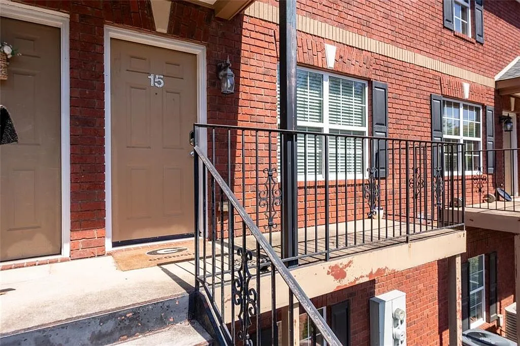 2 bed, 2.5 bath, 1088 sqft, $1,300 — Photo 4