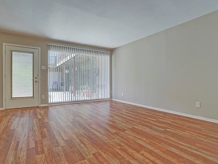 229 Westmoreland St #3 — Photo 2