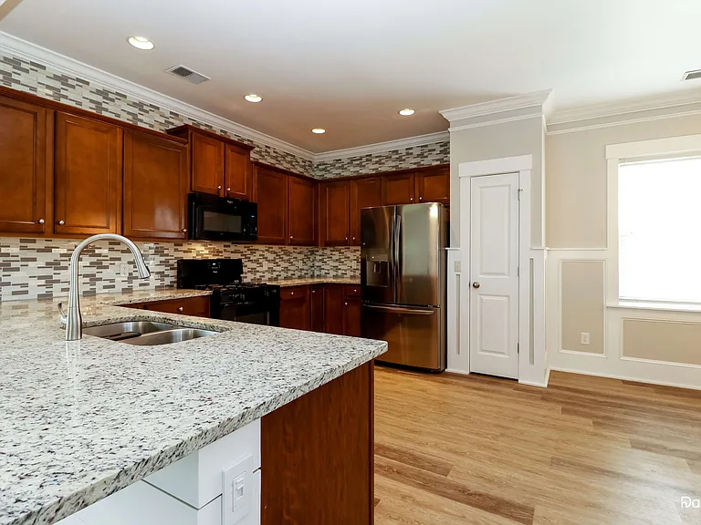 408 Ridgedale Rd — Photo 2