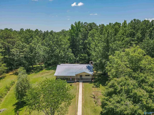 251 Winding Brook Dr, Guntersville, AL 35976