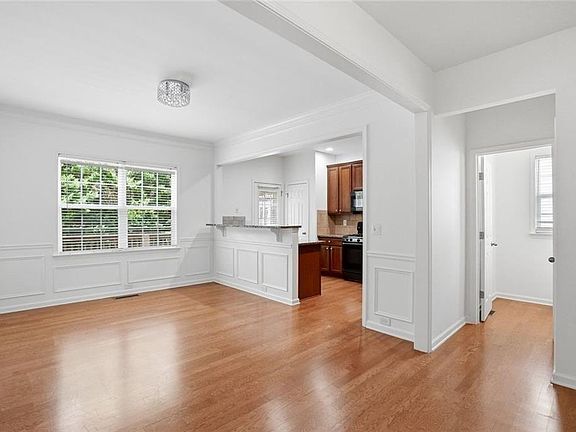 5th image of 736 Pecan Knoll Dr #7