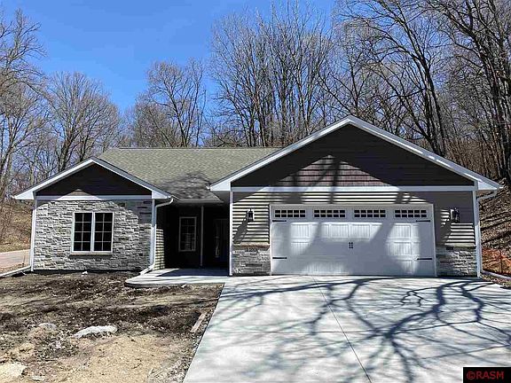 2nd image of 120 Bartholomew Ln