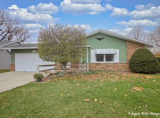 672 Hillside Ave, Antioch, IL 60002