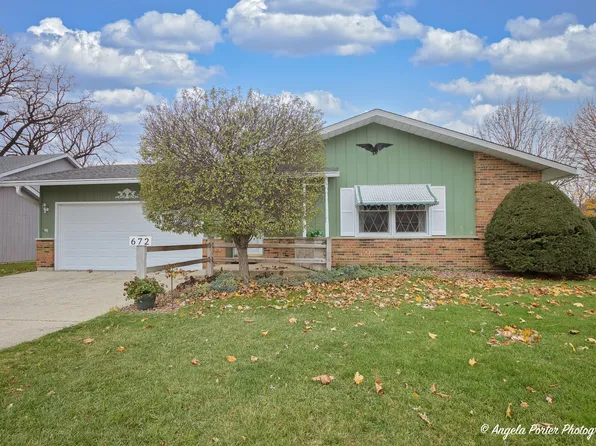 672 Hillside Ave, Antioch, IL 60002