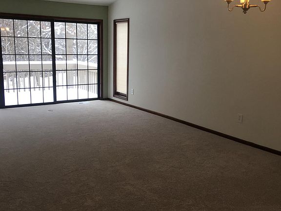 5th image of 3523 Eagle Bluff Dr NE