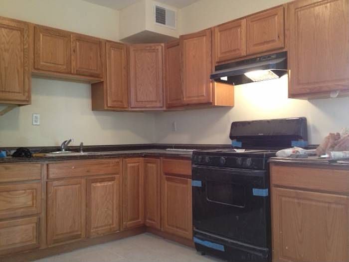 Eat-in-Kitchen