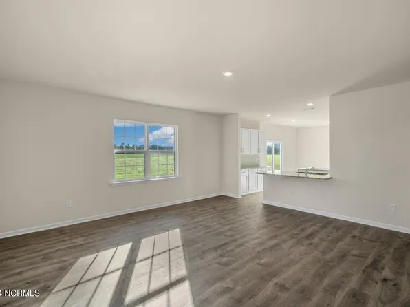 3020 Platinum Circle, West End, NC 27376