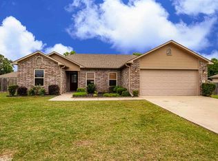 40 Chantileer Ln, Ward, AR 72176