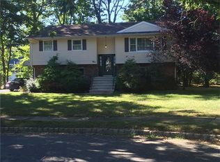 3 Clover Ct, East Brunswick, NJ 08816