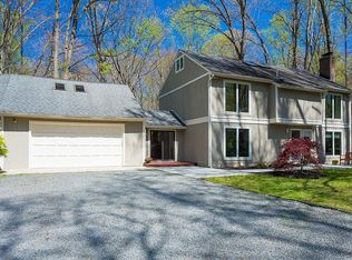 8940 Jeffery Rd, Great Falls, VA 22066