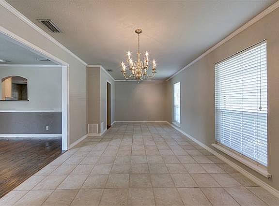 5th image of 2505 Hawthorne Dr