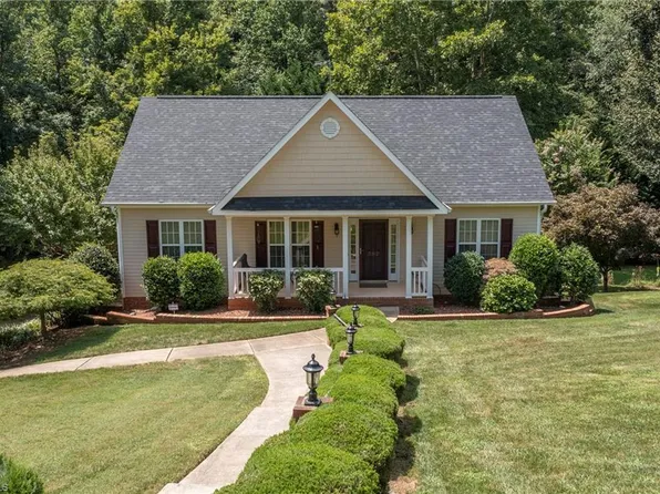 392 Lewisville Trails Rd, Lewisville, NC 27023