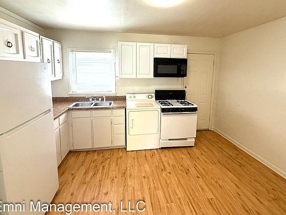 5th image of 807 Crockett Dr