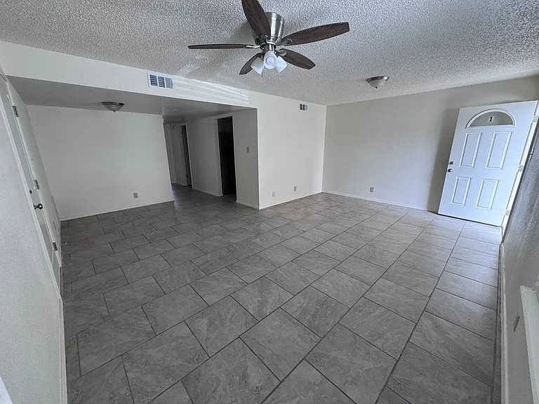 407 W Tilden St — Photo 5