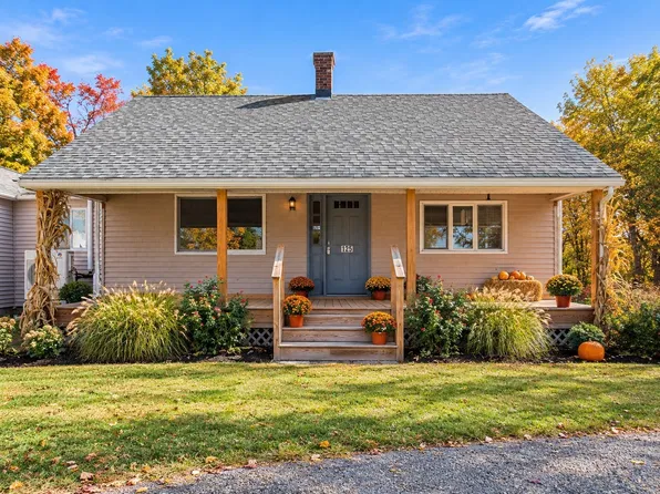 125 South St, Granby, MA 01033