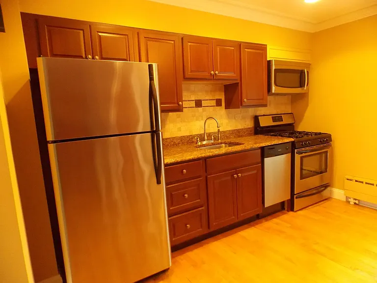 526 Bonnie Brae Pl — Photo 2