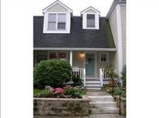 31 Cove Side Ln, Stonington, CT 06378